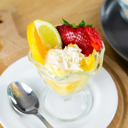 Classic Retro Ice & Frozen Fruit Ice Shaver -Nostalgia Food CLFRZFRTSHVR2AQ feature 06