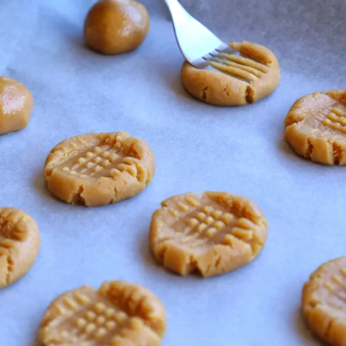 3.5 Qt Retro Stand Mixer With Tilt Head And Stainless Steel Bowl, Aqua 15 3.5 Qt Retro Stand Mixer With Tilt Head And Stainless Steel Bowl, Aqua -Nostalgia Food CLSMIXER356AQ feature 07 scaled