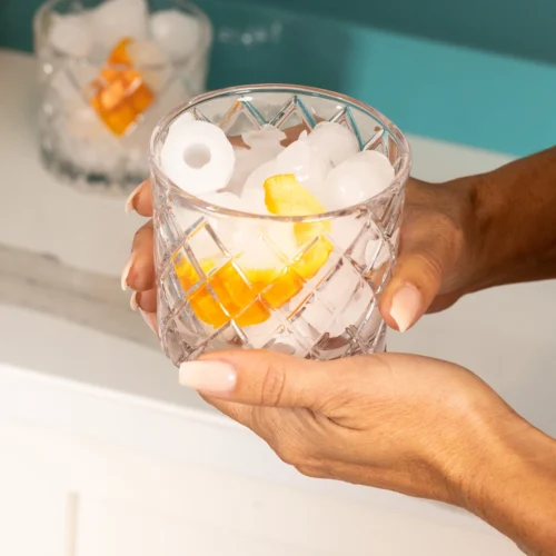 Igloo 33-Pound Automatic Portable Countertop Ice Maker Machine, Aqua -Nostalgia Food IGICEB33AQ 05 cupofice