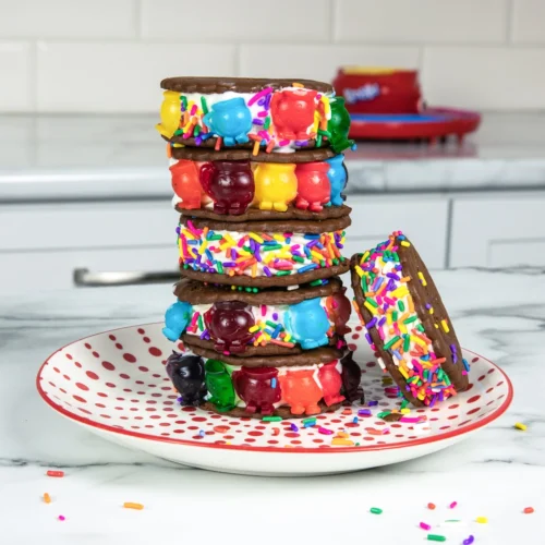 Kool-Aid Gummy Candy Maker -Nostalgia Food KAGCM200RD Kool Aid Gummy Candy Maker image6 scaled