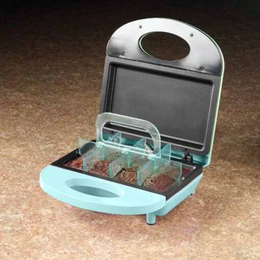 4-in-1 Bakery Bites Express, Blue 5 4-in-1 Bakery Bites Express, Blue -Nostalgia Food NBBE4BL 02 1