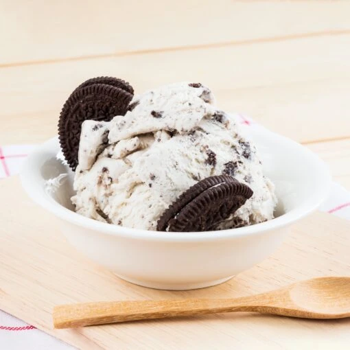 1.5-Pint Electric Ice Cream Maker -Nostalgia Food NGCNICM15TN 07 Lifestyle