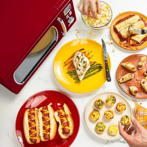 Mid-Century Retro 0.9 Cu. Ft. Microwave, Red 8 Mid-Century Retro 0.9 Cu. Ft. Microwave, Red -Nostalgia Food NMCMO9FTRD6A 02 AboveOverhead