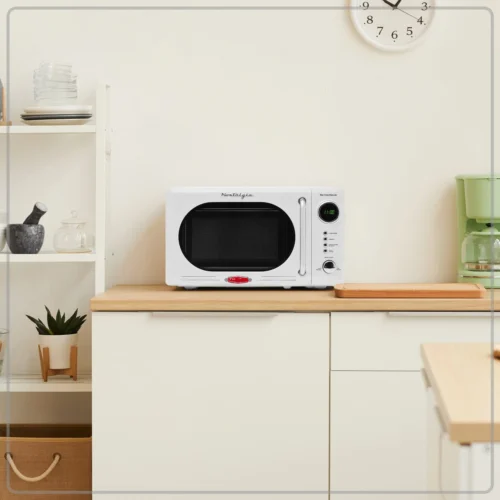 Retro 0.7 Cubic Foot 700-Watt Countertop Microwave Oven - White -Nostalgia Food NRMO7WH6A KItchenLifestyle05 scaled