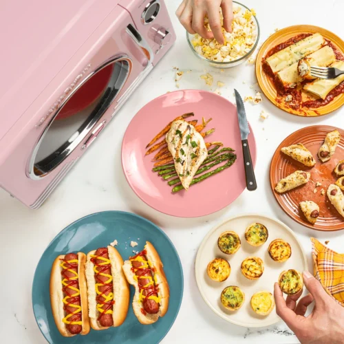 0.9 Cu. Ft. 800-Watt Retro Microwave Oven, Pink -Nostalgia Food NRMO9PK feature 02 b781d02e 1d38 44e1 bb9b 280a497b640a