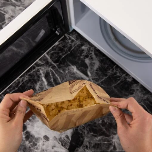 Retro 0.9 Cubic Foot 800-Watt Countertop Microwave Oven - Ivory, RMO4IVY 13 Retro 0.9 Cubic Foot 800-Watt Countertop Microwave Oven - Ivory, RMO4IVY -Nostalgia Food RMO4IVY feature 06