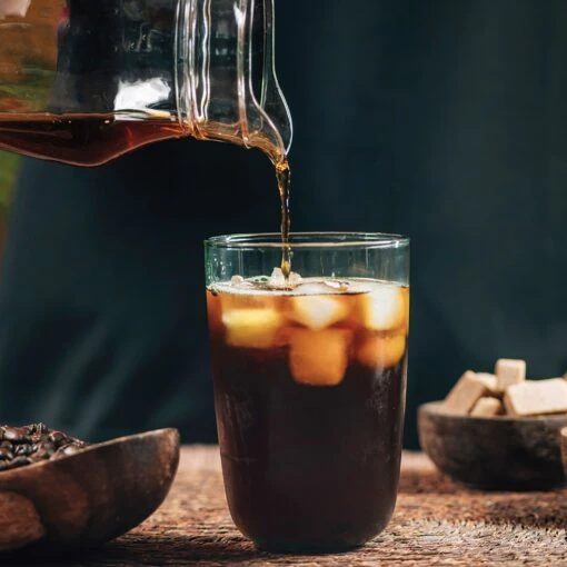 Thermostar 26-Pound Automatic Self-Cleaning Portable Countertop Ice Maker Machine -Nostalgia Food TSICEBNHSC26SL 04 icedcoffee